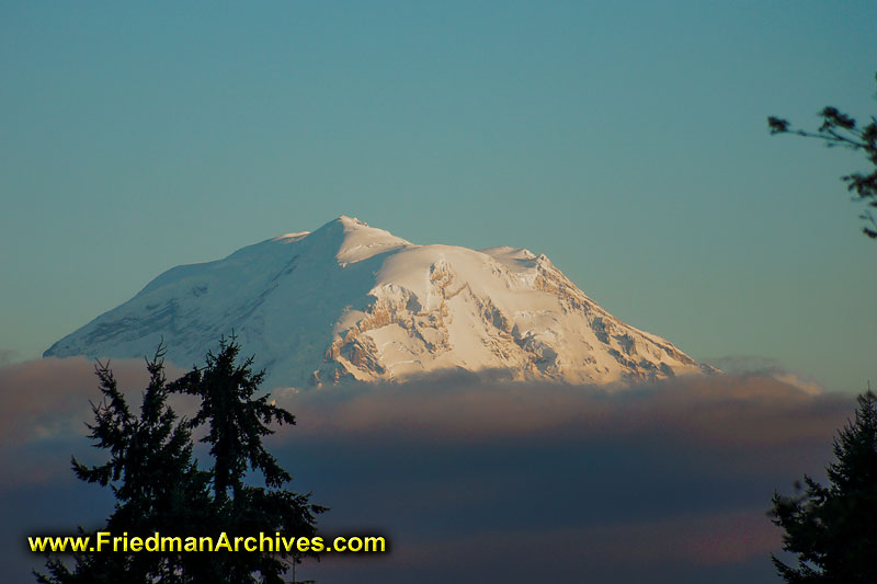 mountain,majestic,clouds,fog,sunrise,snow,cap,capped,mount,